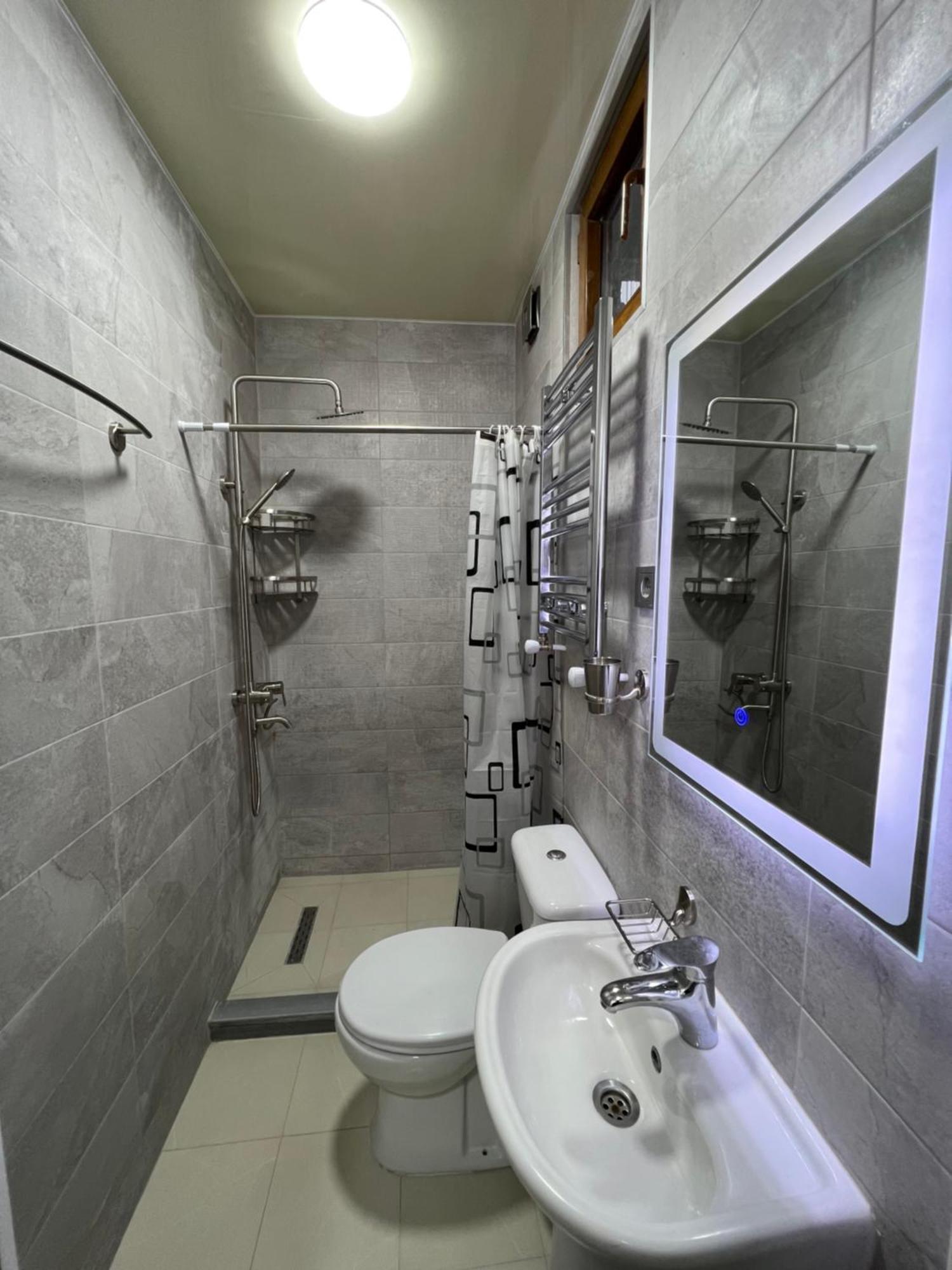 Guest House Orange 코불레티 외부 사진
