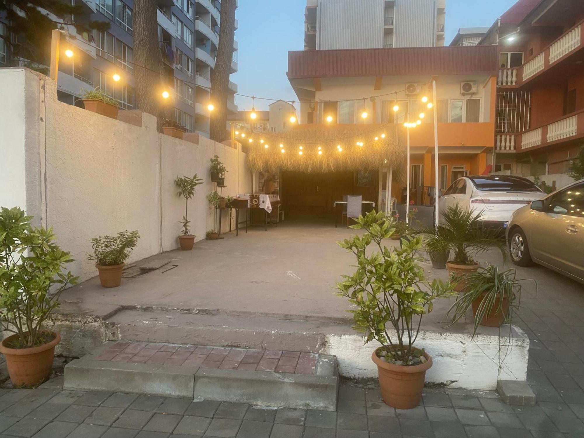 Guest House Orange 코불레티 외부 사진