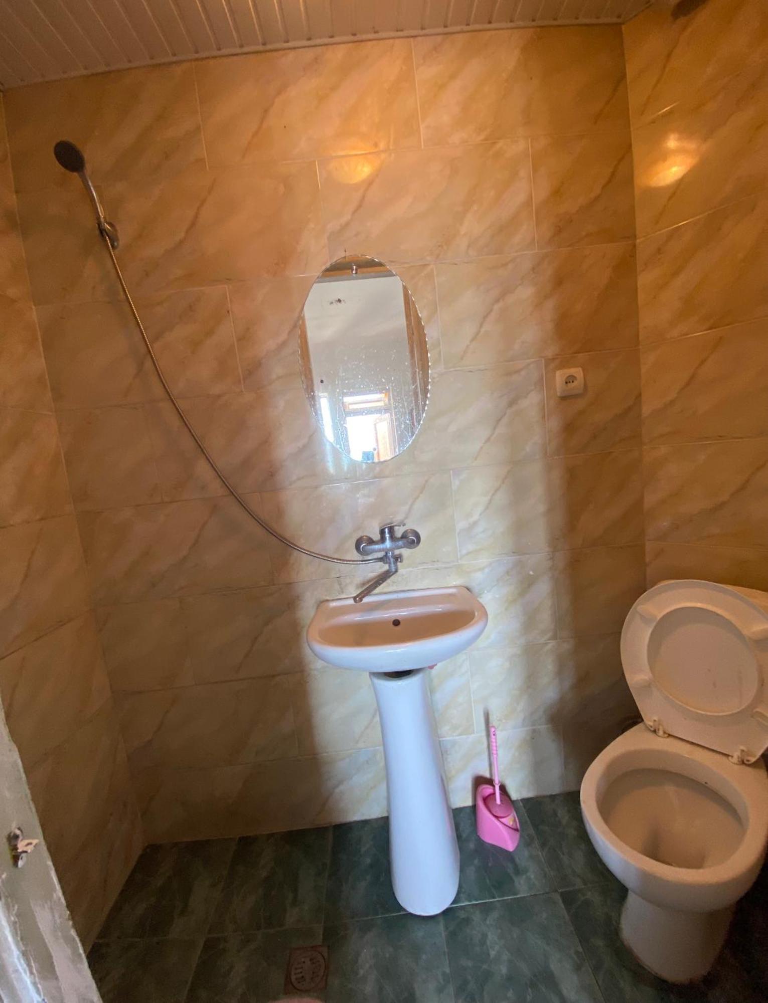 Guest House Orange 코불레티 외부 사진